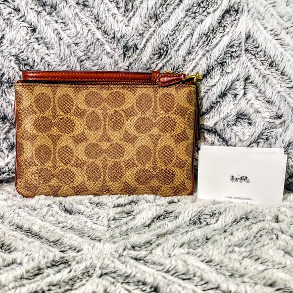 NWT - COACH SMALL WRISTLET IN COLORBLOCK SIGNATURE CANVAS (32445) - Picture 2 of 7